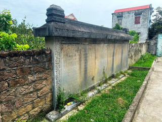 Bia cổ bị lãng quên