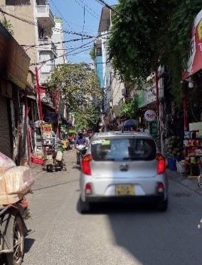 Hà Nội: Xử phạt lái xe ô tô đi vào đường cấm qua tin báo Facebook