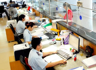 Tiếp tục gỡ vướng thủ tục thuế, hải quan để thu hút đầu tư