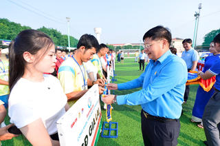 Khai mạc vòng loại khu vực Nghệ An Giải bóng đá công nhân, viên chức Việt Nam 2024