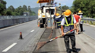 Thông thoáng lòng đường