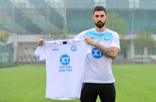 Cầu thủ nhập tịch đổ về V-League