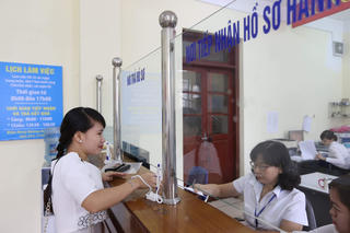 Khẩn trương ban hành văn bản hướng dẫn địa phương chuyển tiếp công việc trong tháng 4