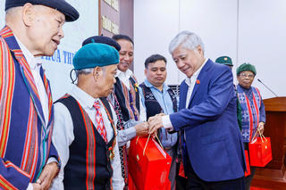 Cùng nhau đoàn kết, xây dựng khu dân cư ấm no, hạnh phúc