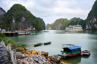Bình yên làng chài cổ Việt Hải