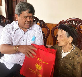 Gia Lai: Thăm, tặng quà gia đình chính sách, người có công tiêu biểu