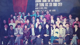 Vẳng tiếng trống chèo…