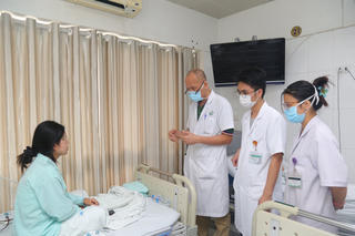 Tiền mất, tật mang khi làm đẹp cấp tốc
