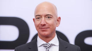 Tỷ phú Jeff Bezos mất ngôi vị người giàu thứ hai thế giới