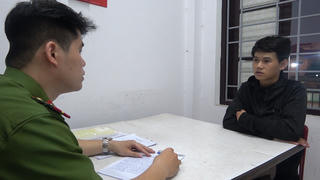 Mang xe máy đi cầm cố 10 triệu đồng, rồi trình báo Công an là bị cướp