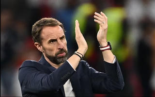Gareth Southgate lùi lại như thế nào để đội tuyển Anh tiến lên?