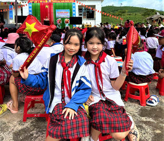 Tỉnh Quảng Ngãi và Gia Lai rộn ràng ngày khai giảng năm học mới