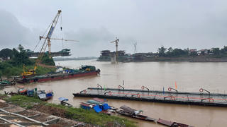 Phú Thọ: Nước lên cao, tiến hành cắt cầu phao Phong Châu