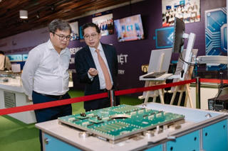 ‏Phó Chủ tịch UBND Hà Nội cùng CT Innovation Hub 4.0 và nhiều công nghệ đột phá cho đổi mới sáng tạo‏