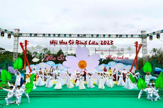 Về miền hoa sở hát tình ca