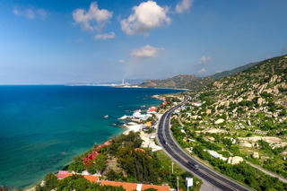 Thủ tướng chỉ đạo 'thần tốc' hoàn thành hệ thống đường bộ ven biển