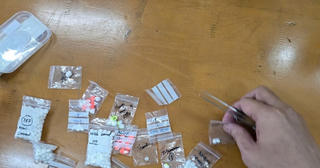 Hải quan sân bay Tân Sơn Nhất phát hiện 362 viên kim cương giấu trong hộp kẹo