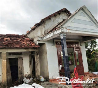 Quảng Nam: Gió lốc khiến gần 30 nhà dân bị hư hỏng