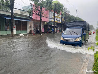Mưa lớn ở khu vực từ Quảng Nam đến Khánh Hòa, có nơi trên 150mm