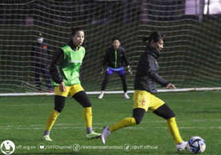 ĐT nữ Việt Nam thường xuyên tập luyện trong trời mưa và lạnh 