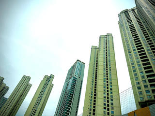 Gặp khó về tài chính, nhiều gia đình trẻ rao bán căn hộ