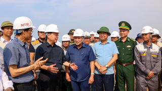 Phó Thủ tướng Trần Hồng Hà kiểm tra 2 dự án trọng điểm ở Quảng Trị