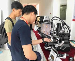 Chuyển đổi số để tăng năng suất lao động