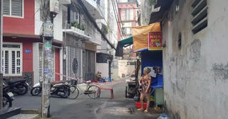 Hàng xóm tiết lộ bất ngờ vụ 'giáo viên về hưu bị con trai sát hại'