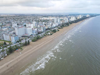 [Ảnh]: Sầm Sơn 'ngủ đông'