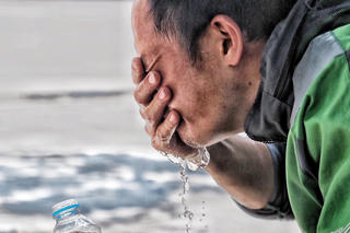 Ngày 17/4, nắng nóng bao phủ miền Bắc, Hà Nội 35 độ C