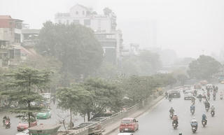 Thủ đô Hà Nội sáng sớm có sương mù, trưa chiều trời nắng