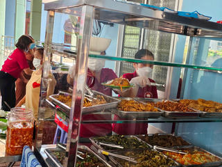 Quán ăn 0 đồng phục vụ người nghèo