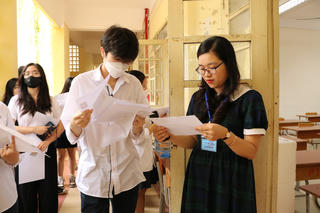 Loại Tiếng Anh khỏi môn bắt buộc thi tốt nghiệp THPT: Có ‘bước lùi’?