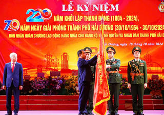 TP Hải Dương đón nhận Huân chương Lao động hạng Nhất