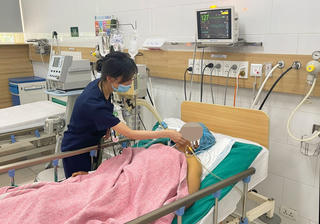 Ngộ độc sau khi ăn nấm rừng, ba người tử vong