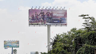 Hà Nội siết hoạt động quảng cáo ngoài trời