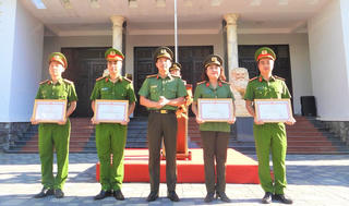 Khen thưởng Công an Đà Nẵng phá đường dây mua bán hóa đơn 22.000 tỷ