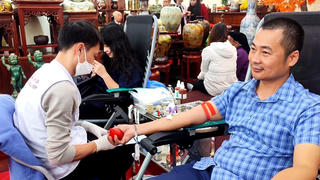 Ấm áp chương trình hiến máu Xuân hồng trên quê hương gốm Bát Tràng 