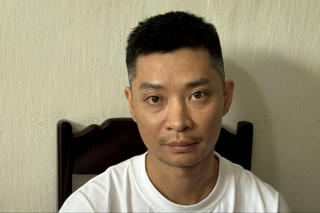 Người đàn ông lên mạng bán vũ khí, lừa hơn 500 triệu đồng