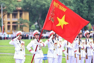 Lễ chào cờ đặc biệt kỷ niệm 135 năm Ngày sinh Chủ tịch Hồ Chí Minh