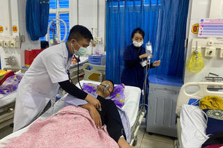 Không sử dụng than củi, than tổ ong để sưởi ấm trong phòng kín