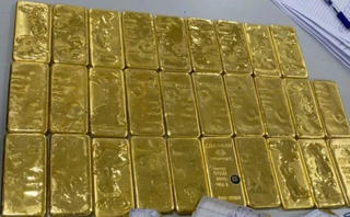 Kiểm soát chặt xuất, nhập cảnh để ngăn chặn buôn lậu vàng