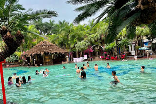 An toàn cho trẻ mùa du lịch