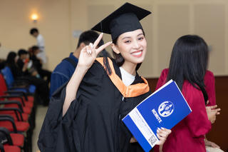 Hoa hậu Tiểu Vy tốt nghiệp đại học Sư phạm Kỹ thuật TP HCM