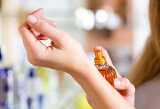 Loạt nước hoa nhập khẩu bị Bộ Y tế yêu cầu tiêu huỷ toàn quốc