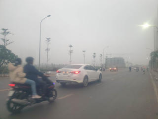 Ngày 13/4, Bắc Bộ tiếp tục sương mù, nồm ẩm, Nam Bộ trời nóng