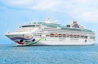 Du lịch tàu biển "gây sốt' mùa hè