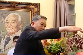 Tổng Bí thư Tô Lâm dâng hương tưởng nhớ Đại tướng Võ Nguyên Giáp và Đại tướng Văn Tiến Dũng