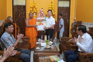 Lãnh đạo tỉnh Bạc Liêu thăm, chúc mừng lễ Sen Dolta của đồng bào Khmer