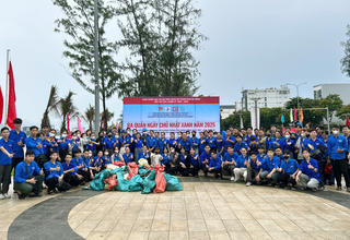 Đà Nẵng: Hơn 500 người làm sạch bãi biển du lịch